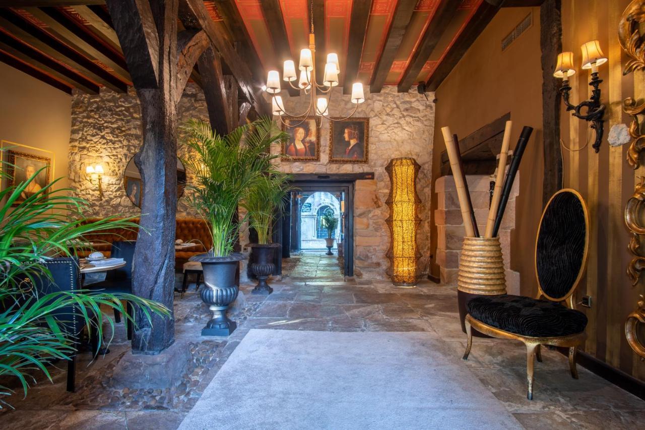 Hotel Casa Del Marques Santillana del Mar Ngoại thất bức ảnh The interior of the hotel