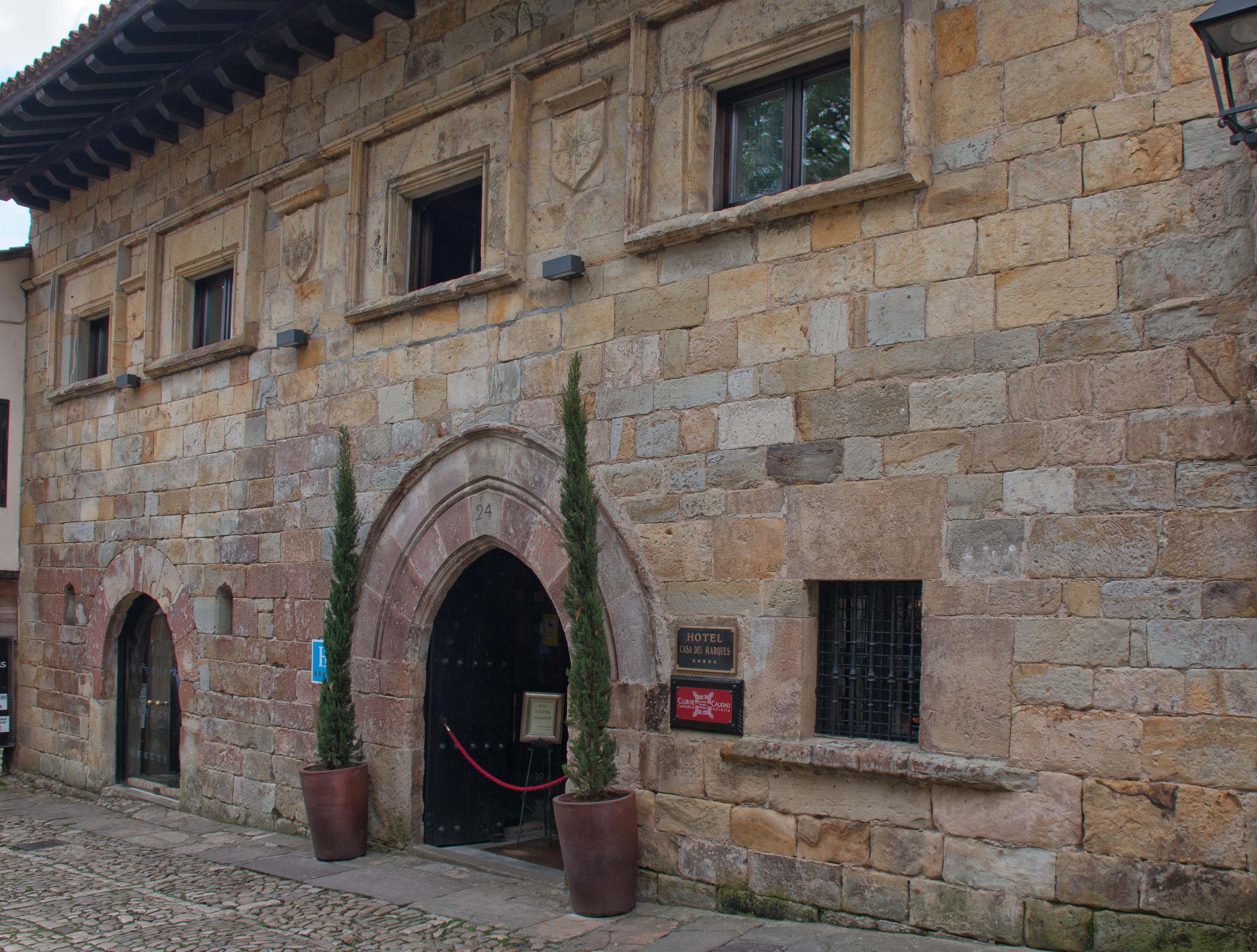 Hotel Casa Del Marques Santillana del Mar Ngoại thất bức ảnh The house of the Dukes of Alba in Guadiana